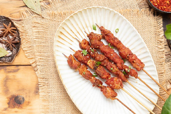 淄博燒烤小店每日賣上萬烤串 燒烤是電烤的好還是炭烤的好 淄博燒烤小店每日賣上萬烤串 燒烤是電烤的好還是炭烤的好