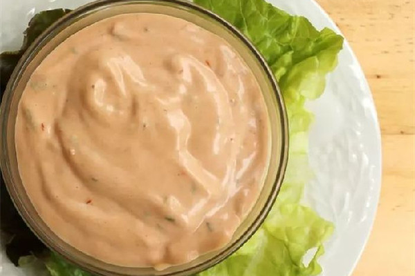 千島醬和沙拉醬的區(qū)別 千島醬和沙拉醬哪個(gè)熱量高 千島醬和沙拉醬的區(qū)別 千島醬和沙拉醬哪個(gè)熱量高