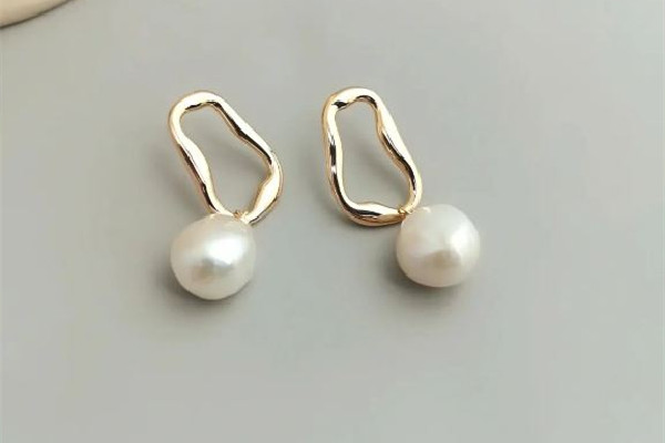 珍珠耳飾多大合適 珍珠耳飾怎么選 珍珠耳飾多大合適 珍珠耳飾怎么選