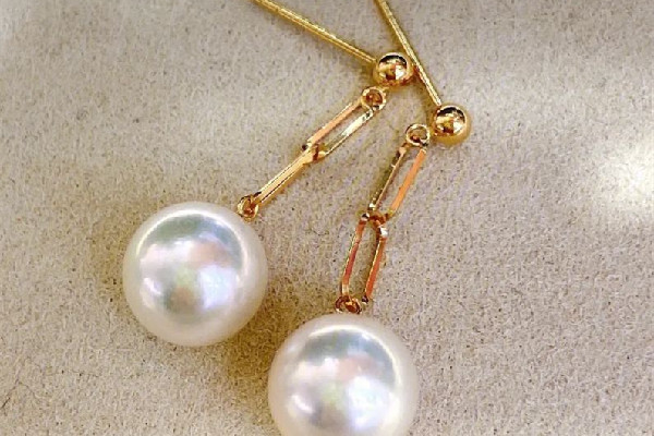 珍珠耳飾會不會顯老 珍珠耳飾適合多大年齡 珍珠耳飾會不會顯老 珍珠耳飾適合多大年齡