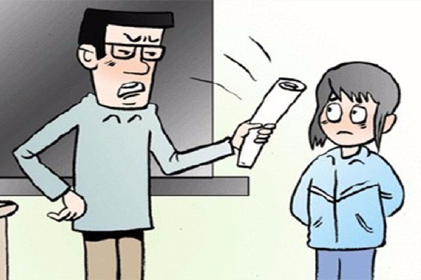 中學老師連續(xù)腳踹扇臉十多名學生 老師打?qū)W生屬于什么行為