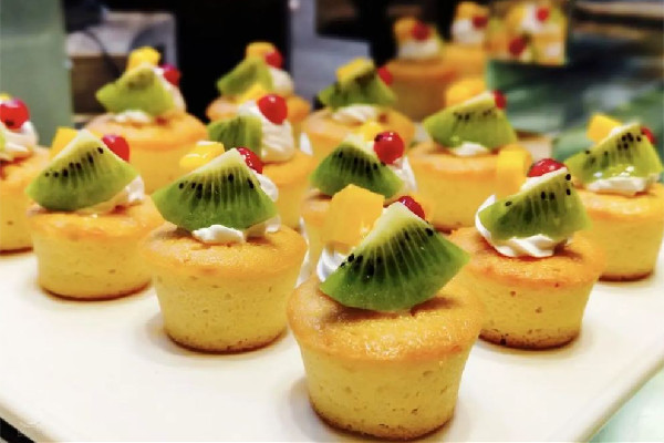 自助餐飲料柜每瓶都是山寨貨 自助餐怎么吃最劃算 自助餐飲料柜每瓶都是山寨貨 自助餐怎么吃最劃算