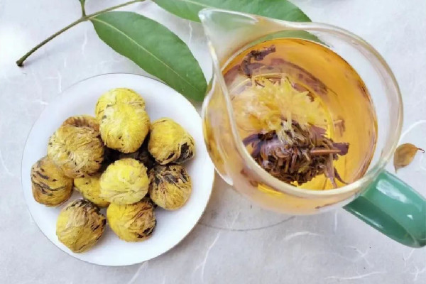 菊花茶哪種菊花好 菊花茶是胎菊好還是大菊花好 菊花茶哪種菊花好 菊花茶是胎菊好還是大菊花好