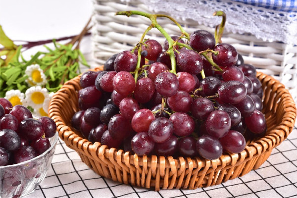 葡萄吃起來(lái)很澀是什么原因 葡萄不甜怎么辦