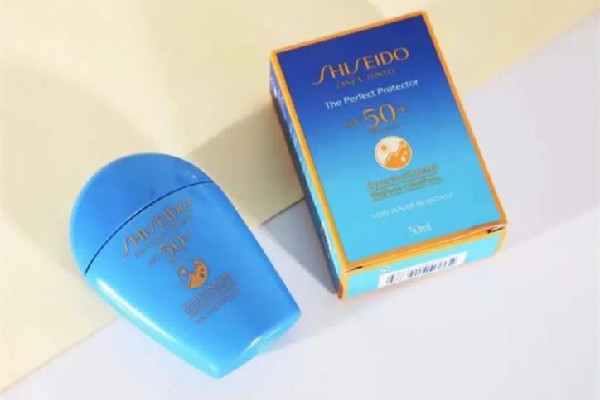 資生堂藍(lán)胖子和安耐曬金瓶哪個(gè)好 資生堂藍(lán)胖子是什么防曬 資生堂藍(lán)胖子和安耐曬金瓶哪個(gè)好 資生堂藍(lán)胖子是什么防曬