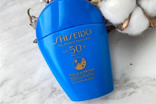 資生堂藍(lán)胖子防曬霜適合油皮嗎 資生堂藍(lán)胖子防曬霜要卸妝嗎 資生堂藍(lán)胖子防曬霜適合油皮嗎 資生堂藍(lán)胖子防曬霜要卸妝嗎