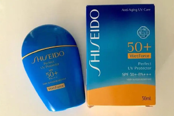 資生堂藍胖子怎么看生產日期 資生堂藍胖子放一年可以用嗎 資生堂藍胖子怎么看生產日期 資生堂藍胖子放一年可以用嗎