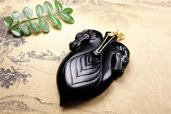 墨玉可以辟邪嗎 墨玉適合多大年齡戴 墨玉可以辟邪嗎 墨玉適合多大年齡戴