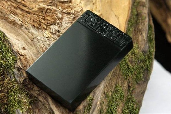 墨玉可以辟邪嗎 墨玉適合多大年齡戴 墨玉可以辟邪嗎 墨玉適合多大年齡戴