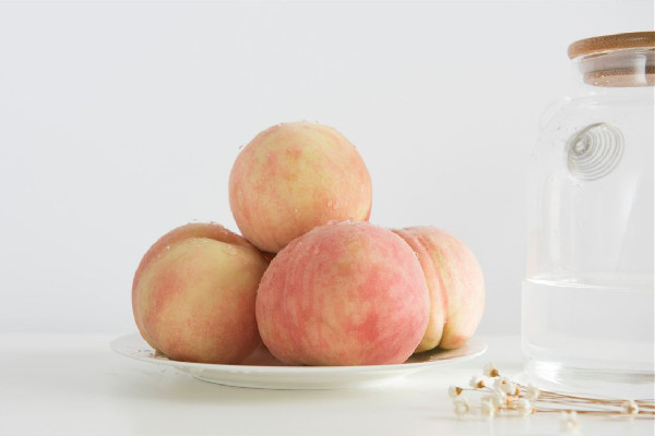 水蜜桃要放軟了才甜嗎 水蜜桃放久了會變軟嗎 水蜜桃要放軟了才甜嗎 水蜜桃放久了會變軟嗎