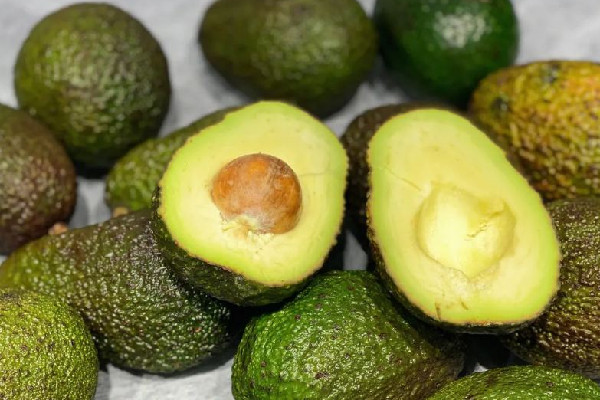 牛油果有豐胸效果嗎 牛油果對(duì)卵巢子宮有好處嗎 牛油果有豐胸效果嗎 牛油果對(duì)卵巢子宮有好處嗎