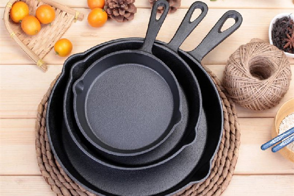 平底鍋要用洗潔精洗嗎 平底鍋怎么清洗 平底鍋要用洗潔精洗嗎 平底鍋怎么清洗