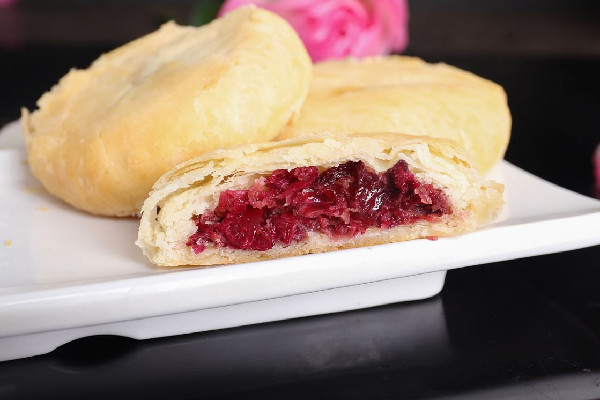 鮮花餅烤箱烤的溫度和時間 鮮花餅烤時會炸裂是什么原因 鮮花餅烤箱烤的溫度和時間 鮮花餅烤時會炸裂是什么原因