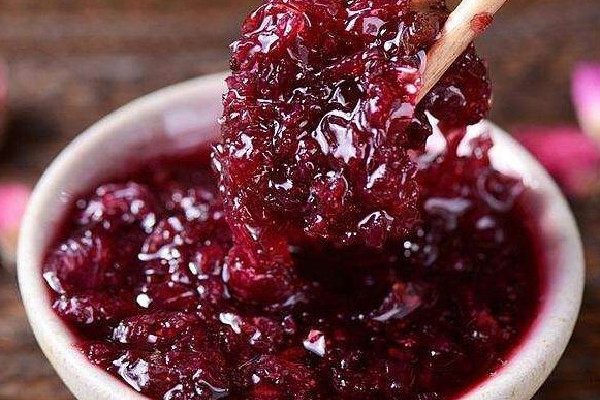 玫瑰花醬有點(diǎn)澀怎么辦 玫瑰花醬怎么做不發(fā)澀 玫瑰花醬有點(diǎn)澀怎么辦 玫瑰花醬怎么做不發(fā)澀