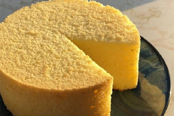 戚風蛋糕的配方與制作 戚風蛋糕有什么面粉 戚風蛋糕的配方與制作 戚風蛋糕有什么面粉