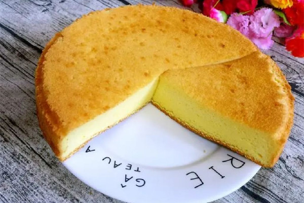 戚風(fēng)蛋糕烤好了要立即拿出來貼膜嗎 戚風(fēng)蛋糕烤多久 戚風(fēng)蛋糕烤好了要立即拿出來貼膜嗎 戚風(fēng)蛋糕烤多久