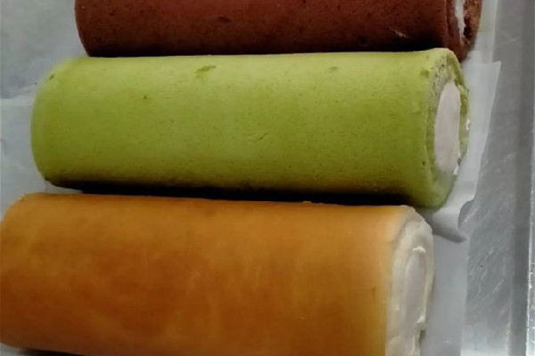 蛋糕卷為什么一卷就開裂 蛋糕卷是趁熱卷還是涼一些卷 蛋糕卷為什么一卷就開裂 蛋糕卷是趁熱卷還是涼一些卷