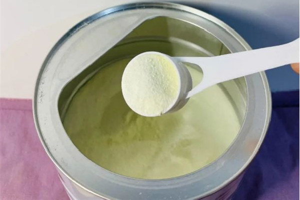 老年奶粉的沖泡方法 老年奶粉用多少度的水沖效果最好 老年奶粉的沖泡方法 老年奶粉用多少度的水沖效果最好