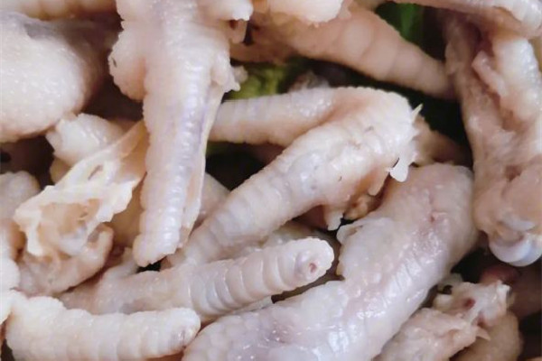 雞爪有膠原蛋白嗎 雞爪和豬蹄哪個膠原蛋白多 雞爪有膠原蛋白嗎 雞爪和豬蹄哪個膠原蛋白多