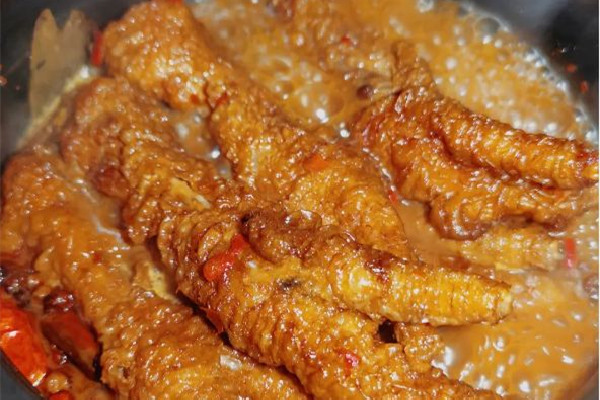 虎皮雞爪怎么鹵才好吃 虎皮雞爪是先炸還是先鹵 虎皮雞爪怎么鹵才好吃 虎皮雞爪是先炸還是先鹵