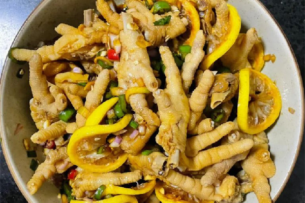 雞爪有膠原蛋白嗎 雞爪和豬蹄哪個膠原蛋白多 雞爪有膠原蛋白嗎 雞爪和豬蹄哪個膠原蛋白多