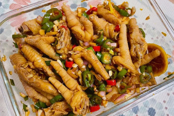 雞爪有膠原蛋白嗎 雞爪和豬蹄哪個膠原蛋白多 雞爪有膠原蛋白嗎 雞爪和豬蹄哪個膠原蛋白多